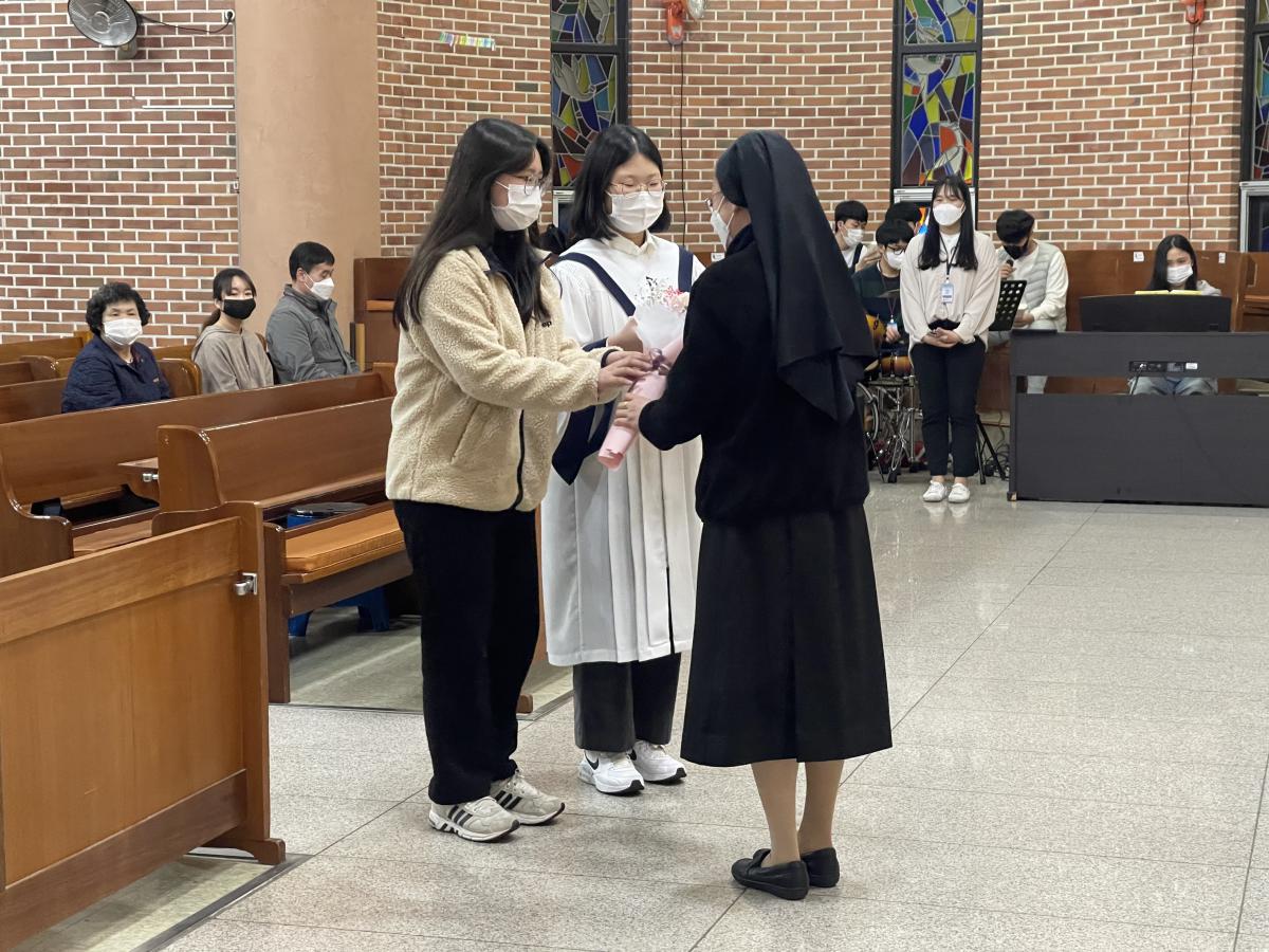 수녀님축일- 중고등부 (8).jpg